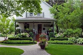 Forget The Traditional Look Modern Front Yard Landscaping Ideas Large Yard Landscaping Front Landscaping Front Yard Design
