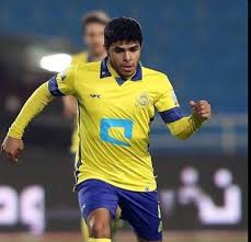 اتمنى من رئيس نادي #النصر الاستاذ @musalli9 ان يوجه الإدارة القانونية ان تتخذ الإجراء القانوني تجاه هذي التغريدة من قبل @sa_alhenaki تجاه لاعب النصر بيتروس ، اتهام صريح بالتعمد وايضاً. Zrqlawvriqtltm