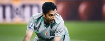A person who does silly things, usually to make other people laugh: Endgultiger Abschied Von Juventus Turin Mit Gianluigi Buffon Endet Eine Ara Sport Tagesspiegel