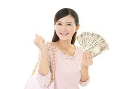 女性の年収を年代別に徹底調査 稼げる人は何が違うのか