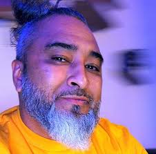 What are some ideas for setting up a camper shell