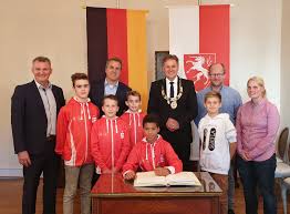 Vessel philip heylo is a general cargo, registered in russia. Hbg Mannschaft Turnen Verewigte Sich Im Silbernen Sportbuch Schwabisch Gmund