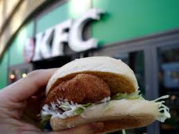 Einkaufen in der nähe geschäfte kfc würselen würselen. So Schmeckt Der Neue Vegane Burger Von Kfc