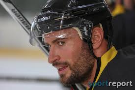 Ex-Nationalspieler setzt Karriere außerhalb der ICE Hockey League fort