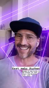 Esst mehr Kuchen!, Weil: morgen (12. Juli) is die Küche zu. Brötchen, Müsli  und Kuchen sind aber am Start. Kuchen ist eh das beste was du deinen Körper  geben kannst (dein Körper ist ein Tempel!), ...