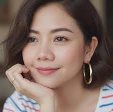 Impostora: Wala na nga si Rosette sa paligid ni Nimfa, pero tila may  panganib pa ring nakaamba sa kanyang buhay. Watch more #highlight videos:  http://www.gmanetwork.com/impostora https://youtu.be/EBkUO1C4UB0