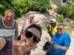 With SeyDiscoveryTour Seychelles there is no boring moment. Book your  private Tour now.