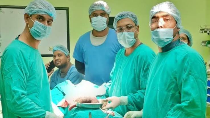 OMG! 9 साल की बच्ची के पेट में डेढ़ किलो बाल कहां से आया? ऑपरेशन के बाद घातक बीमारी का खुलासा