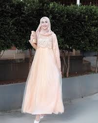 4 Gaun Kebaya Hijab Mewah Warna Gold Buat Kondangan Biar Jadi Pusat Perhatian Stunning Semua Halaman Cewekbanget