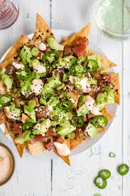 Spicy Tuna Tartare Nachos Recipe Baked Crispy Wonton Chips Spicy Ahi Tuna Creamy Avocado And Spicy Sriracha Sauce Wonton Chips Nachos Recipe Spicy Tuna