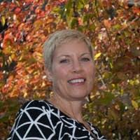 Heidi Bates's Instagram, Twitter & Facebook