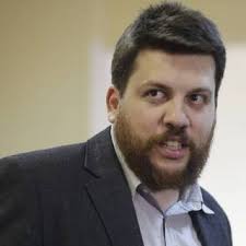 Леонид волков является главой региональных штабов алексея навального и, по данным следствия, в данный момент находится в германии. Dc3emv6atrnglm