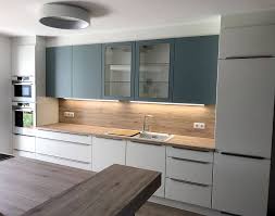 In diesem video zeige ich euch nicht nur, wie ihr eine regenbogentorte herstellen könnt, sondern noch dazu, wie ihr eine bunte schachbretttorte herstellen kö. Bring Farbe In Die Designkuche Mega Kuchenwelten Schone Kuchen Gut Gunstig