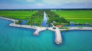 Rebah menempati lahan datar di tepi/bibir. Info Pemandangan Pantai Ban Jalan Jalan Makan Angin Facebook