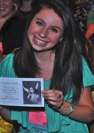 Lindsay Pruett's Instagram, Twitter & Facebook