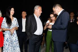 U grudama, a prema vlastitom priznanju, prekretnica u njegovom životu bila je 1974, kada se. Gloria Bandiceve Uzdanice Iz Svijeta Ljepote Nisu Razocarale Ni Ovog Puta Modni Hitovi No Bez Osmijeha