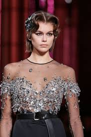 The 8 Top Beauty Trends Spotted At Fashion Week Fall Winter 2020 2021 Fashion Ready To Wear Top Beauty Products