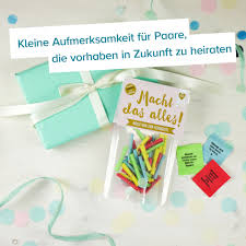 Insbesondere eltern und trauzeugen möchten ja zu beiden feierlichkeiten eine kleinigkeit überreichen. Macht Das Alles Vor Der Hochzeit 50 Lose Fur Verlobte Paare