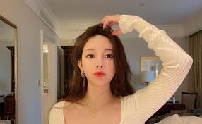 True beauty is a 2020 south korean drama series that was directed by kim sang hyub. The Story Of Yaongyi Creator Of The True Beauty Webtoon Somag News