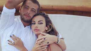 Vedete nascute pe 2 ianuarie. Madalina Ghenea Si Matei Stratan Cele Mai Romantice Imagini In Doi Elle Ro