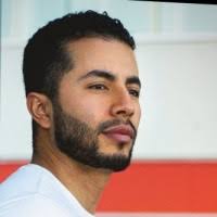 200+ perfiles de «Erazo»