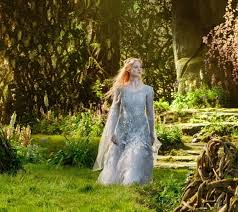 Elle Fanning As Princess Aurora In Maleficent Mistress Of Evil 2019 In 2020 Elle Fanning Maleficent Aurora Costume Maleficent Aurora