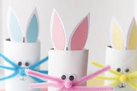 Decora tu cocina con unas lindas toallas de forma casera, hoy aprenderemos paso por paso, cómo decorar unas simples toallas o paños para la cocina, y para eso necesitaras recortes de telas con estampados bonitos, esta técnica es muy fácil, y con un poco de creatividad, puedes hacer apliques de buhitos, gallinitas, corazones, flores y otros. 21 Manualidades Faciles Para Hacer Con Los Tubos Del Papel Higienico Y Divertirnos Con Los Ninos