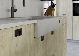 Seperti namanya kitchen set ini di desain khusus untuk ruang dapur yang terbatas, dengan bahan utamanya itu aluminium (acp), perbedaanya bahan acp dengan kayu sangat terlihat, yaitu acp pasti ada frame yang terlihat pada bagian sampingnya. Product Design Awards If World Design Guide