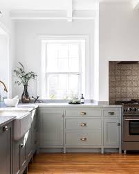 Werkzeug und baumaterial für profis und heimwerker. Farrow Ball On Instagram All We Want This Holiday Season Is A Big Bright Kitchen Space Pi Kitchen Decor Modern Shaker Style Kitchens Kitchen Inspirations