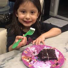 Its a winner #cakenitewithjustin #latenightsnack #baby🐝 #brooklyn #cake  #cakedecorating