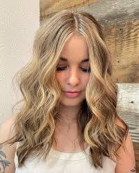 Debra Cyr's Instagram, Twitter & Facebook