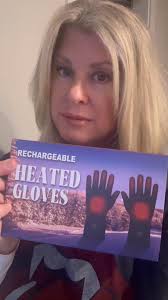 Friendly commuters and cozy warm gloves. What's some of your favorite  brands or tips for cold-weather gear? #workcommute