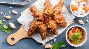 Kombinasikan ayam yang telah matang dengan campuran gochujang, hiasi dengan wijen dan ayam goreng korea siap disajikan! Ini 5 Jenis Ayam Goreng Korea Yang Bikin Goyang Lidah