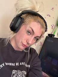 What was that reflection in the water? 25:17 UNARMIED FLASI জর FERRO 001 ,  2 RATTLER