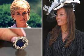 Replika cincin tunangan kate middleton dijual sangat murah di pasaran. Cincin Pertunangan Kate Middleton Dinobatkan Sebagai Cincin Paling Populer Di Dunia Halaman All Kompas Com