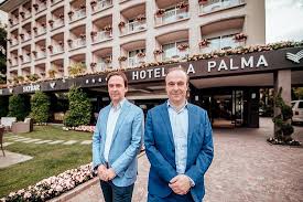 Top hotel deals in stresa. Stefano Zanetta Direttore E Davide Zanetta Sky Bar Manager Picture Of Hotel La Palma Stresa Tripadvisor