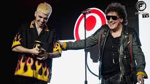 Facebook gives people the power to share and makes the world more open and connected. Mata Odbiera Od Janusza Panasewicza Nagrode Za Album Roku Popkillery 2021 Youtube