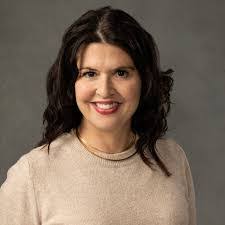 Shana Arnold's Instagram, Twitter & Facebook