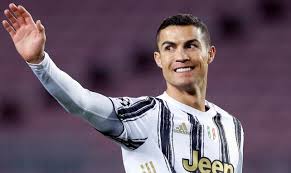 July 25 2021, 3:28 pm Cristiano Ronaldo Reflechit Serieusement A L Option Psg