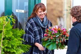 Du möchtest der lieben kollegin, die jeden montag leckereien aus ihrer backstube mitbringt, eine freude bereiten? Internationaler Frauentag Blumen Als Besonderes Geschenk Der Anerkennung Das Grune Medienhaus