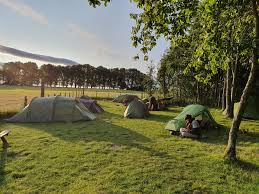Much more than just the peak district, this east midlands county is home to luscious hills and charming towns thoughout. The Best Campsites In The Uk