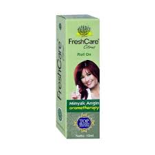 Freshcare dikemas dalam bentuk botol roll on yang praktis dan tidak mudah tumpah. Fresh Care Minyak Angin Citrus