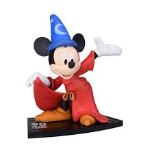 García tenía pasión por el mundo del espectáculo y sus figuras. Munecos De Mickey Mouse