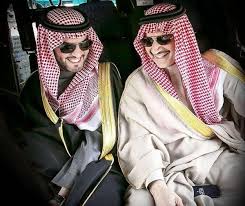 الأمير الوليد بن طلال بن عبد العزيز آل سعود ولد في الرياض في 7 مارس 1955 وهو الابن الثاني للأمير طلال بن عبد العزيز، رجل أعمال سعودي يعد من أكبر المستثمرين في العالم. Ø£Ø®Ø¨Ø§Ø± 24 Ø§Ù„ÙˆÙ„ÙŠØ¯ Ø¨Ù† Ø·Ù„Ø§Ù„ ÙŠÙˆØ¬Ù‡ Ø±Ø³Ø§Ù„Ø© ØªØ­Ø°ÙŠØ± Ø¥Ù„Ù‰ Ø±Ø¦ÙŠØ³ Ø§Ù„Ù‡Ù„Ø§Ù„ ØµÙˆØ±Ø©