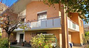 Per informazioni e/o visitarlo invito a tel. Villa Villaggio Belli Lavena Ponte Tresa Lavena Ponte Tresa Imitalia Srl Luino