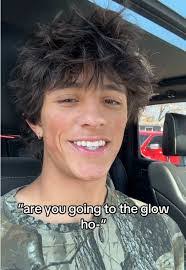 Aidan Barnes's Instagram, Twitter & Facebook