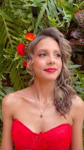 La magia del arte de la belleza la encontrarás con nosotros 🧡💙,  Inscríbete en nuestras sede, Bogotá o Medellín y empieza ahora mismo.✅,  Potencia tu pasión con #Montalvo 🤩, Makeup: @limarosamakeup , ...