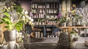 Les créations flowrette sont réalisées à partir de fleurs séchées et préservées. La Boutique De Fleurs Livraison Fleurs Plantes Mariage Fleurs De Saison
