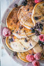 Heidelbeer Protein Pancakes Mit Topfen Oats And Crumbs Rezept Lebensmittel Essen Leckeres Essen Eiweissreiche Lebensmittel