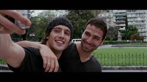 O filme tem uma coragem do ponto de vista cultural porque trata a homossexualidade de uma forma natural, e retrata. Do Comeco Ao Fim Trailer Oficial Hd Youtube